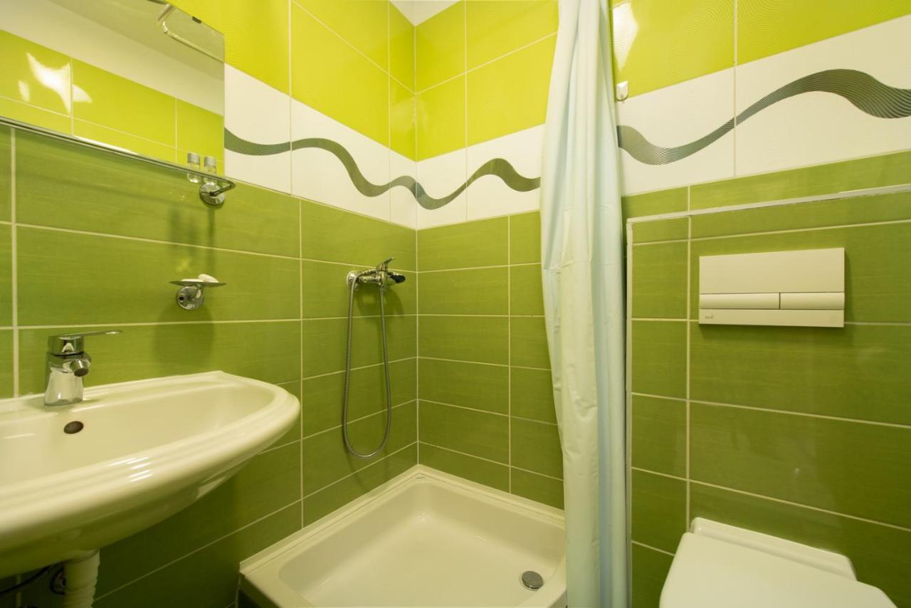 Hotel Potpićan מראה חיצוני תמונה