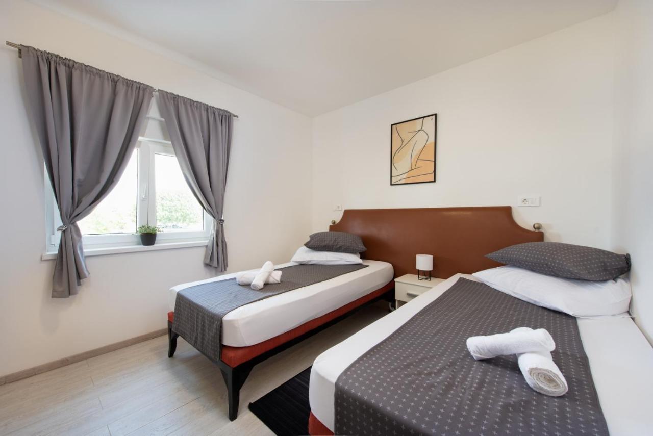 Hotel Potpićan מראה חיצוני תמונה