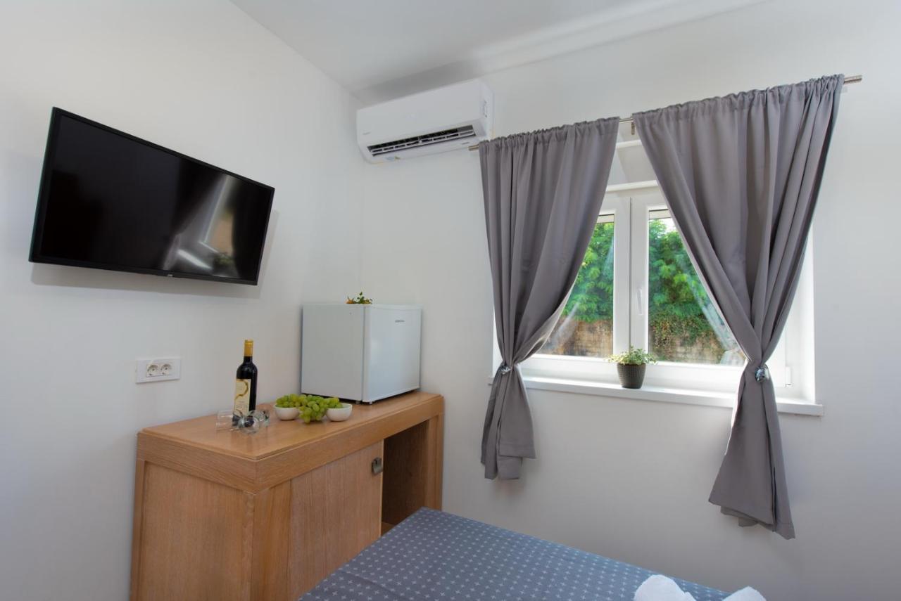 Hotel Potpićan מראה חיצוני תמונה